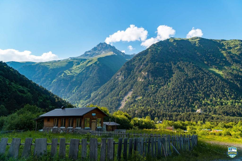 12 необычных отелей кавказа: отдых с впечатлениями