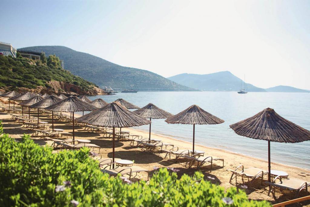 Песчаные пляжи турции на средиземном побережье в 2023