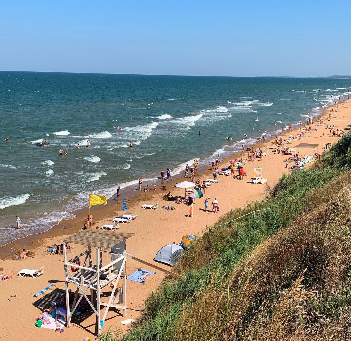 Бюджетный отдых на море в краснодарском крае. Поселок Кучугуры на Азовском море. Тамань поселок Кучугуры. Поселок Кучугуры море.