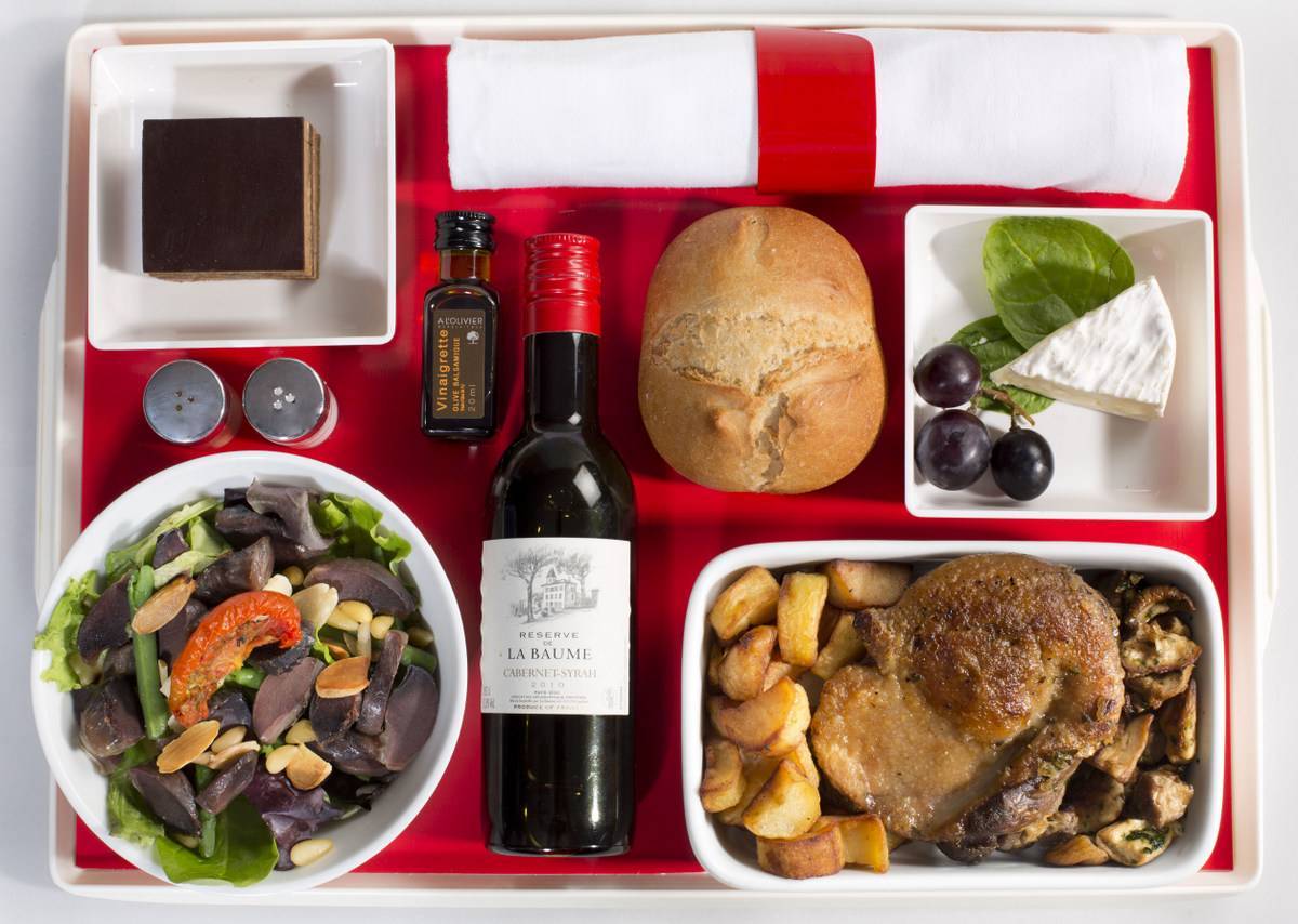 В полет со своим обедом: можно ли брать в самолет еду