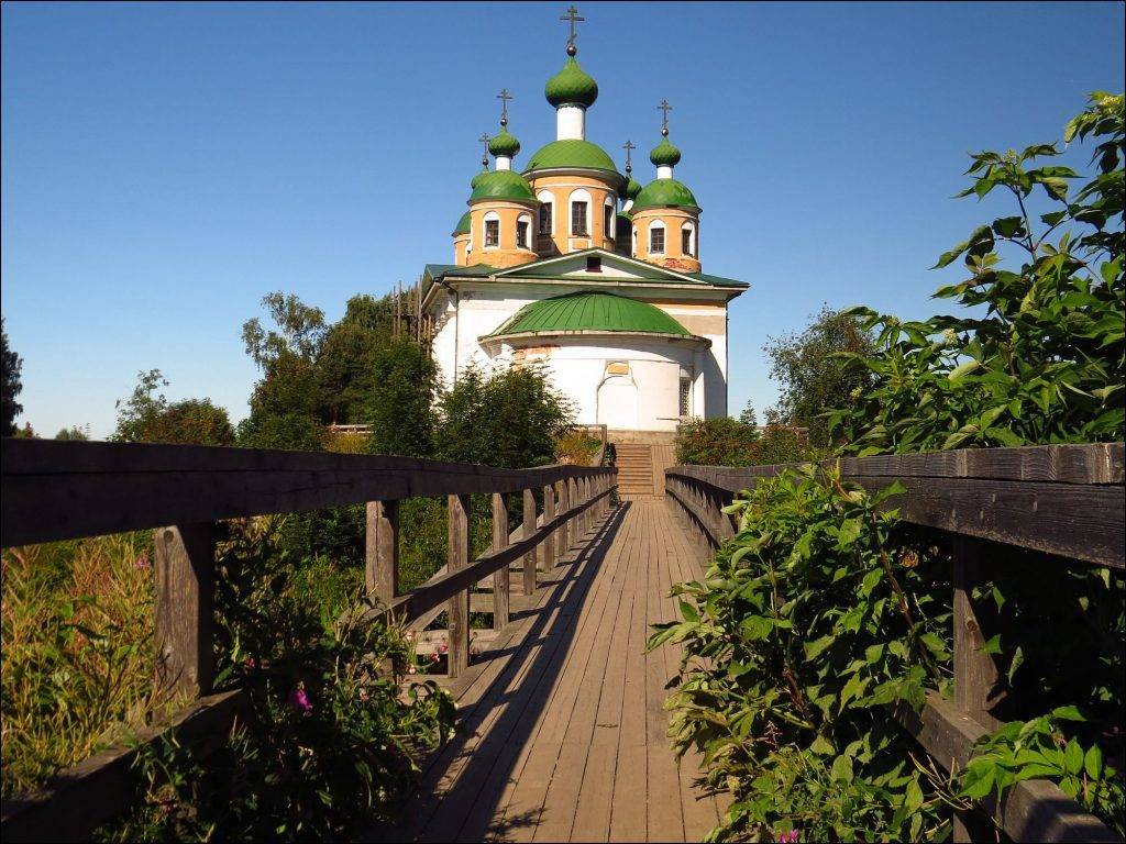 Олонец карелия. Собор Смоленской иконы Божией матери Олонец. Собор Смоленской иконы Божьей матери город Олонец. Смоленский собор г Олонец Карелия. Олонец храм Смоленской области.