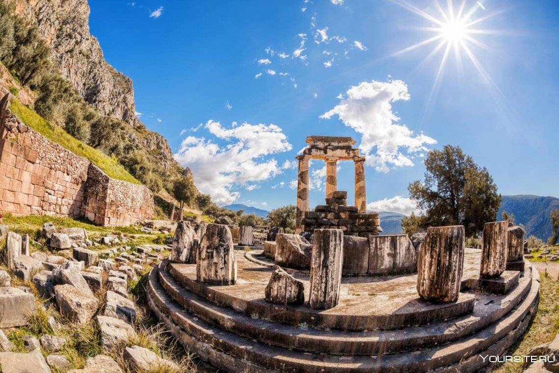 афины памятники