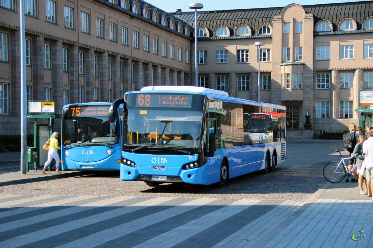 Автобусы в хельсинки. Городской автобус Хельсинки. Электроавтобусы Хельсинки. Электробус в Финляндии. Общественный транспорт Хельсинки 2022.