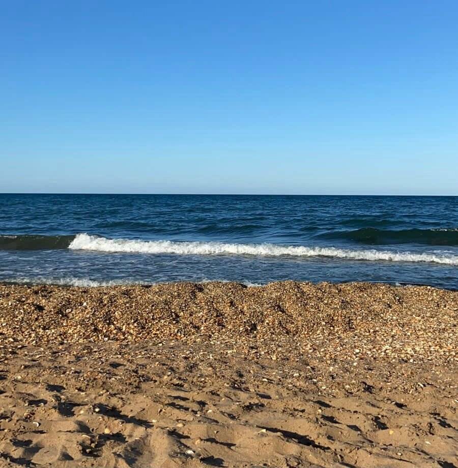 Черный пляж в дагестане