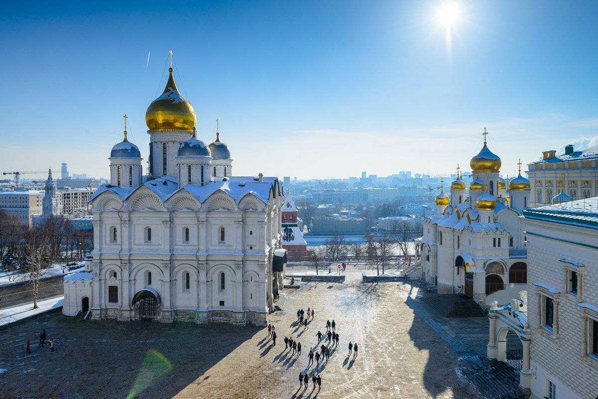 Соборная площадь московского кремля: история и обзор храмов и церквей
