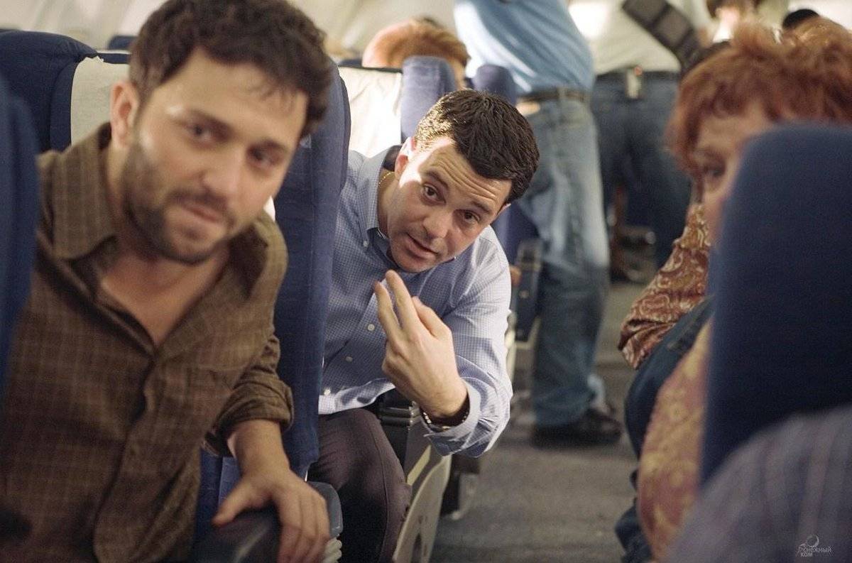 Список 16 лучших фильмов про захват самолета террористами и не только