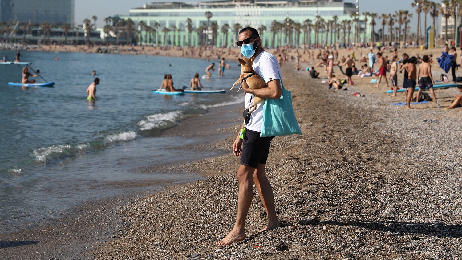 Ограничительные меры на пляжах испании: введены новые правила для отдыхающих