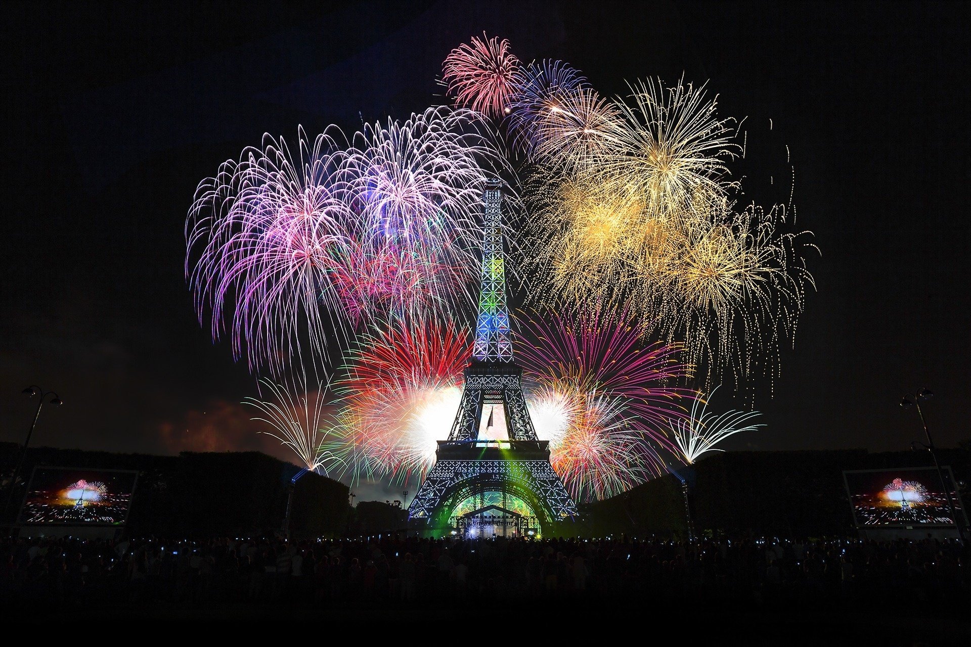 Как празднуют новый год в париже
