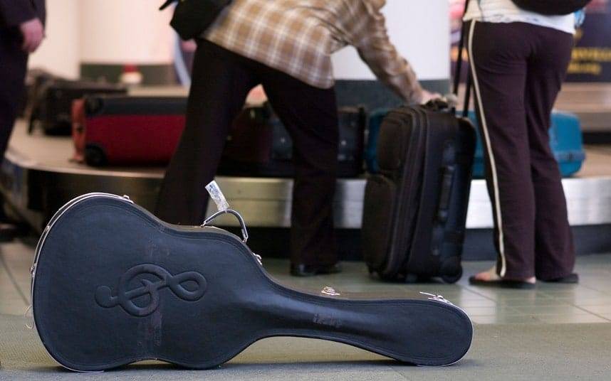 Можно ли провозить гитару в ручной клади: правила и требования