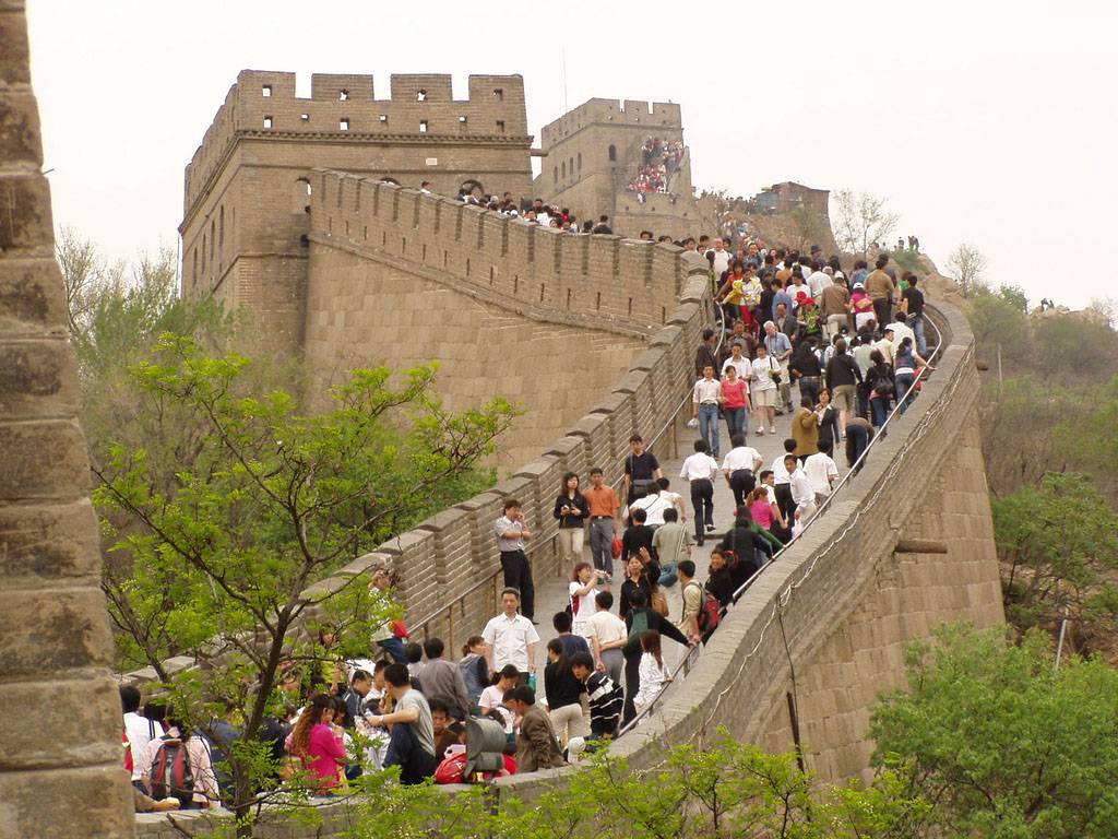 Когда, кем и для чего была построена великая китайская стена?