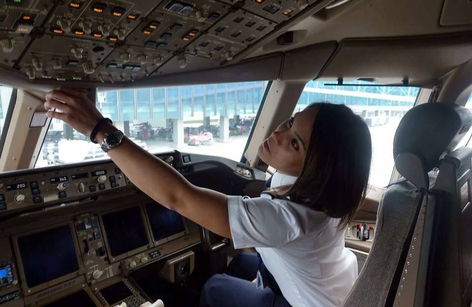 Летающие красавицы: русские женщины, успешно управляющие пассажирскими самолетами