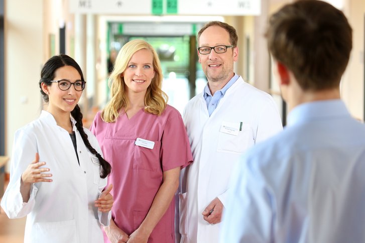Зарплата врача в германии: средние зарплаты у врачей, медсестер, хирургов, стоматологов
