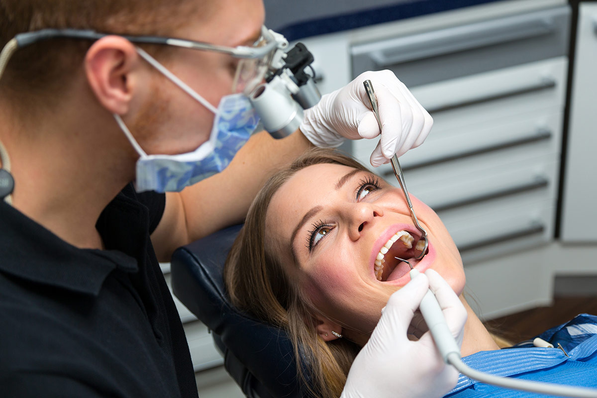 Лечение и протезирование зубов в израиле