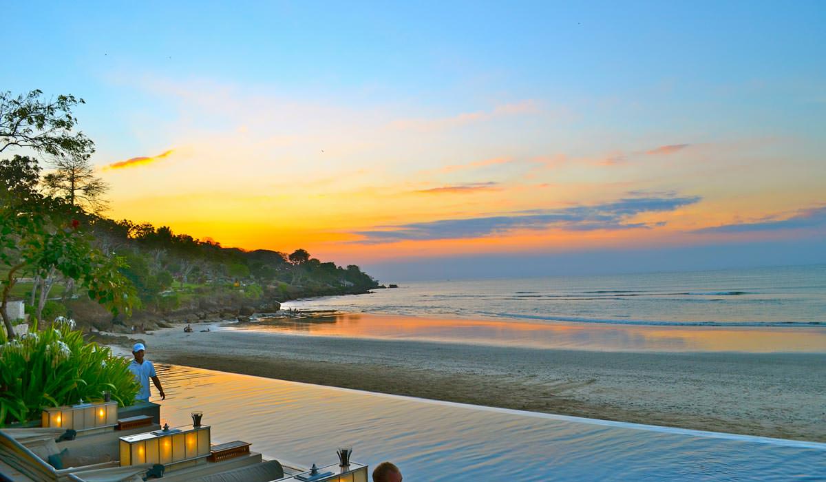 Jimbaran bay. Джимбаран Индонезия. Джимбаран пляж. Бали Алила Джимбаран.