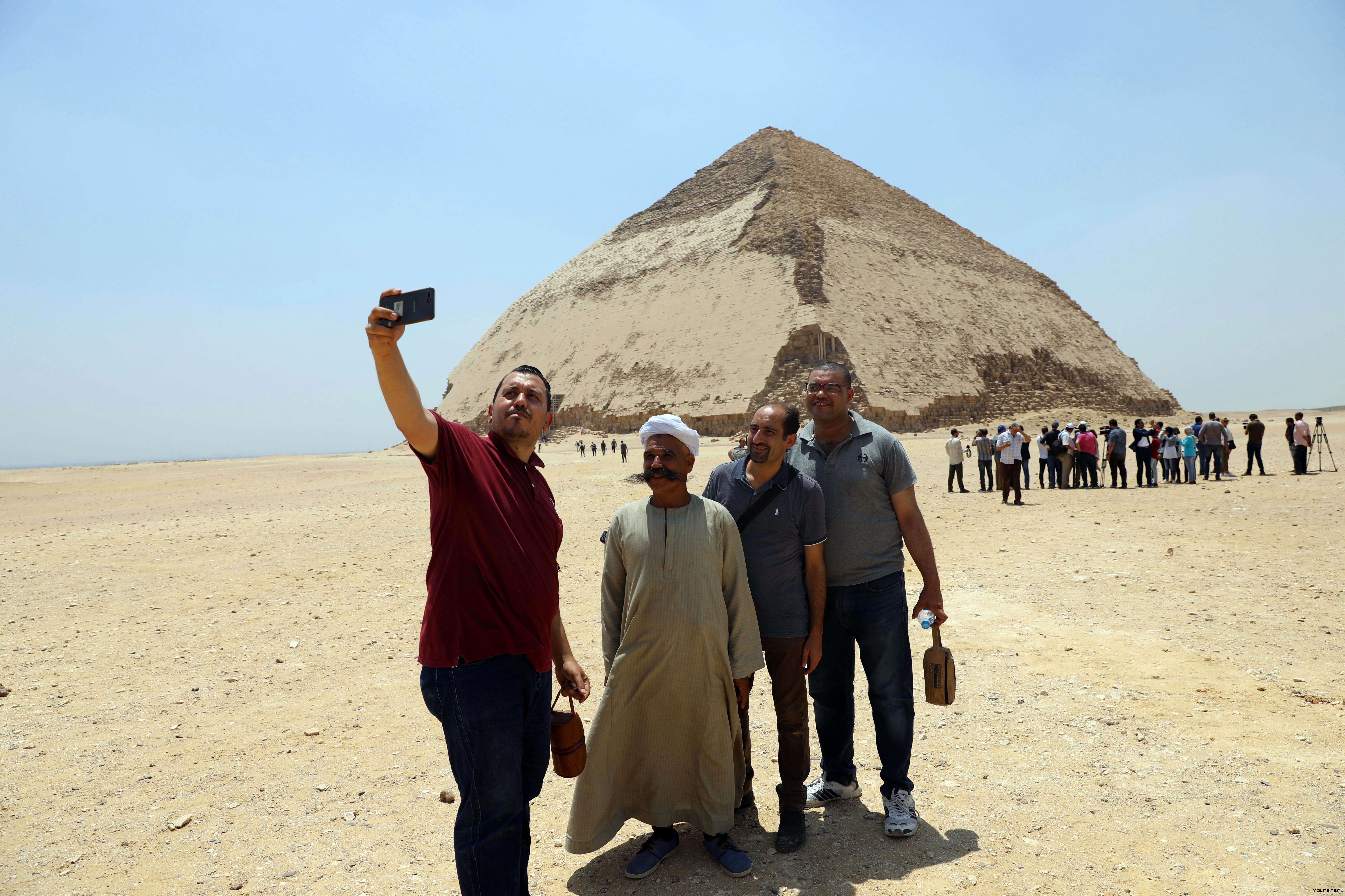 Туристы в египте