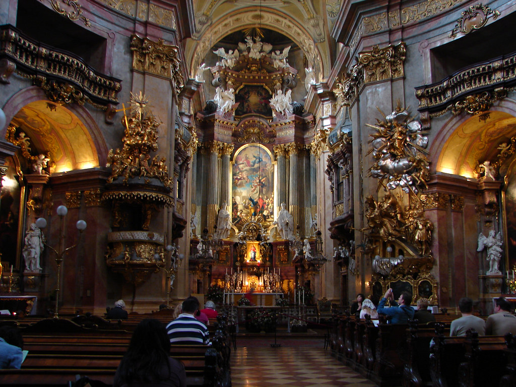 Церковь святого петра (нем. st. peter) в мюнхене. фото
