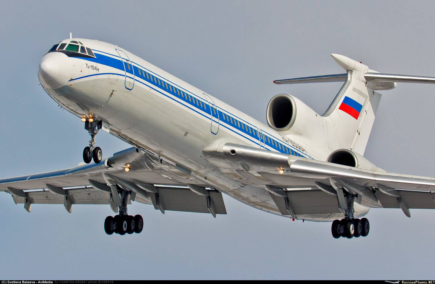 Самолет ту-214: среднемагистральный авиалайнер, схема салона, технические характеристики (лтх)