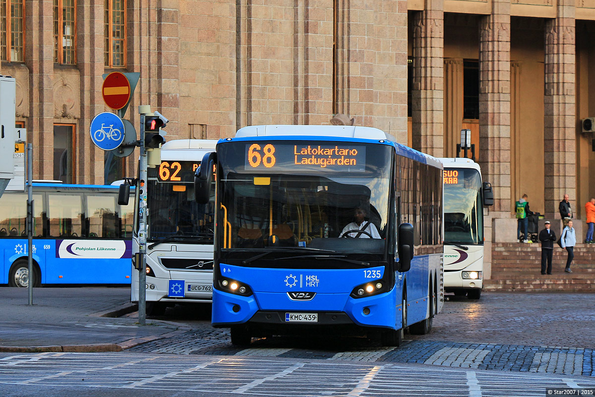 Автобусы в хельсинки. Городской автобус Хельсинки. Автобусы в Финляндии. Общественный транспорт в Финляндии. Финские автобусы.