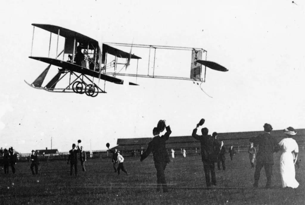 Каким был самый первый самолет