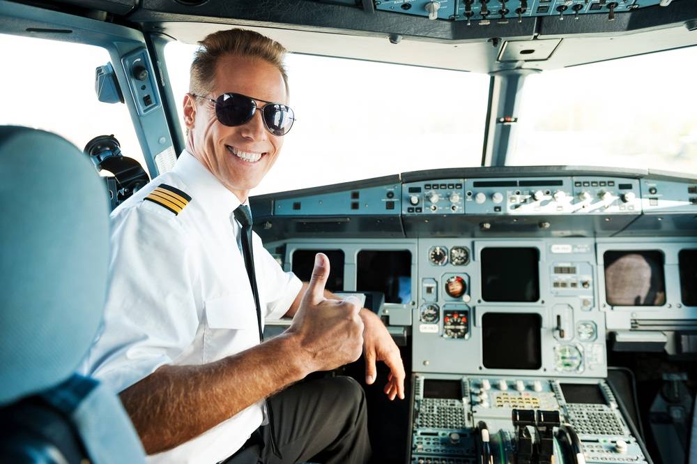 Профессия пилот самолета: чем полезна, плюсы и минусы