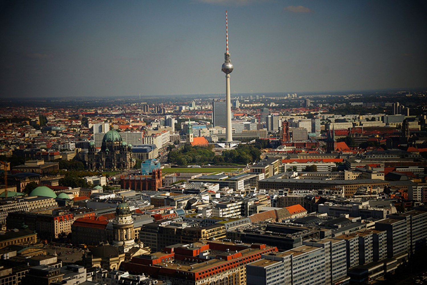 Берлинская телебашня, берлин (германия): история, фото, как добраться, адрес
на карте и время работы в 2023