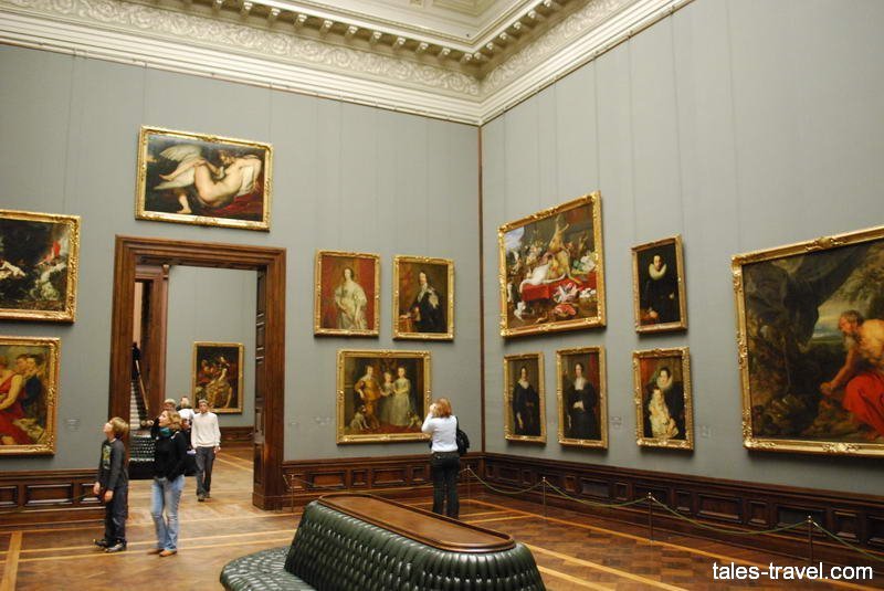 Цвингер – дворцовый ансамбль с музеями и павильонами в стиле барокко
