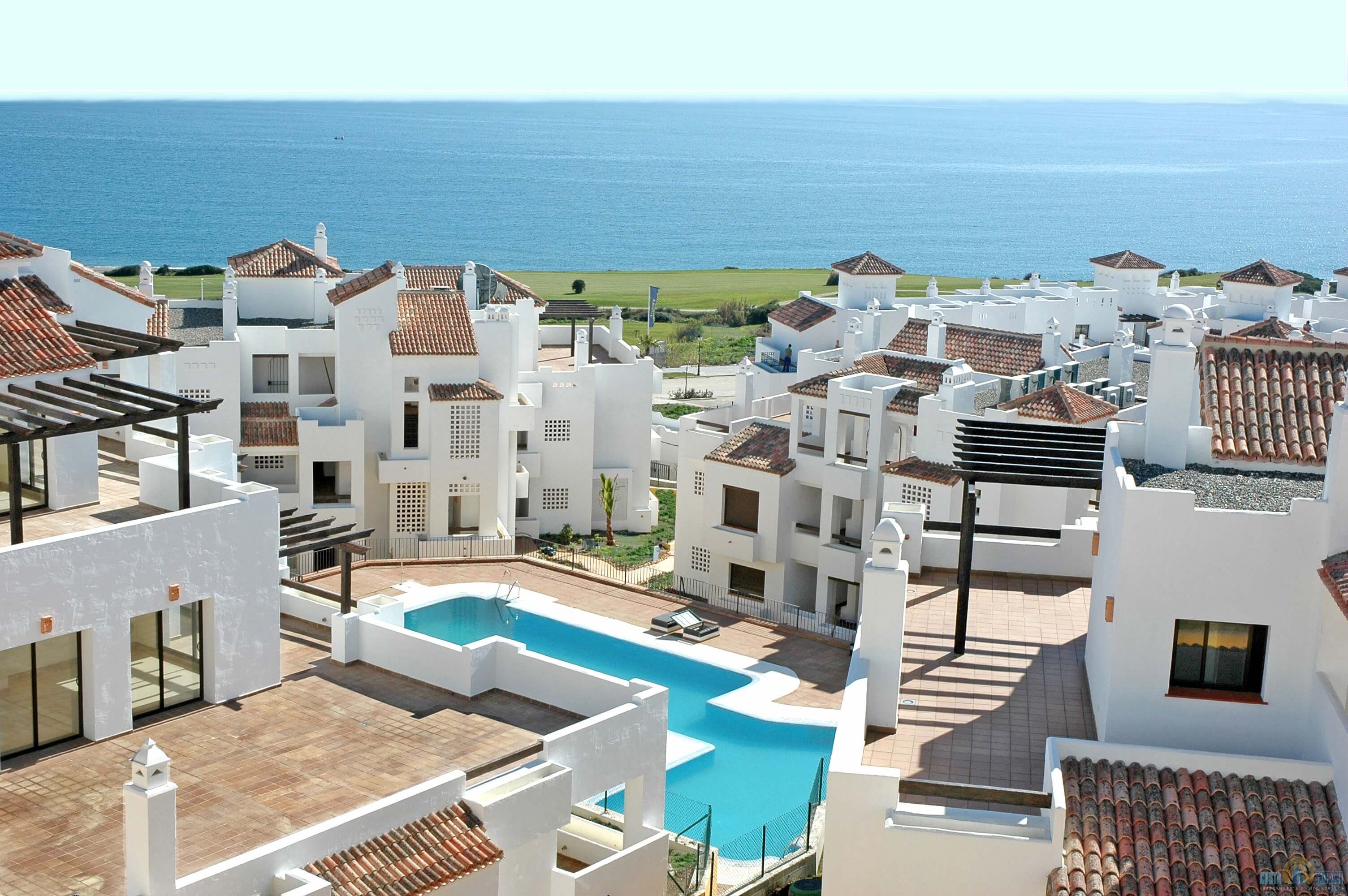 Купить недвижимость за границей. Недвижимость в Испании. Испанские дома на побережье. Недвижимость в Испании у моря. Домик в Испании у моря.