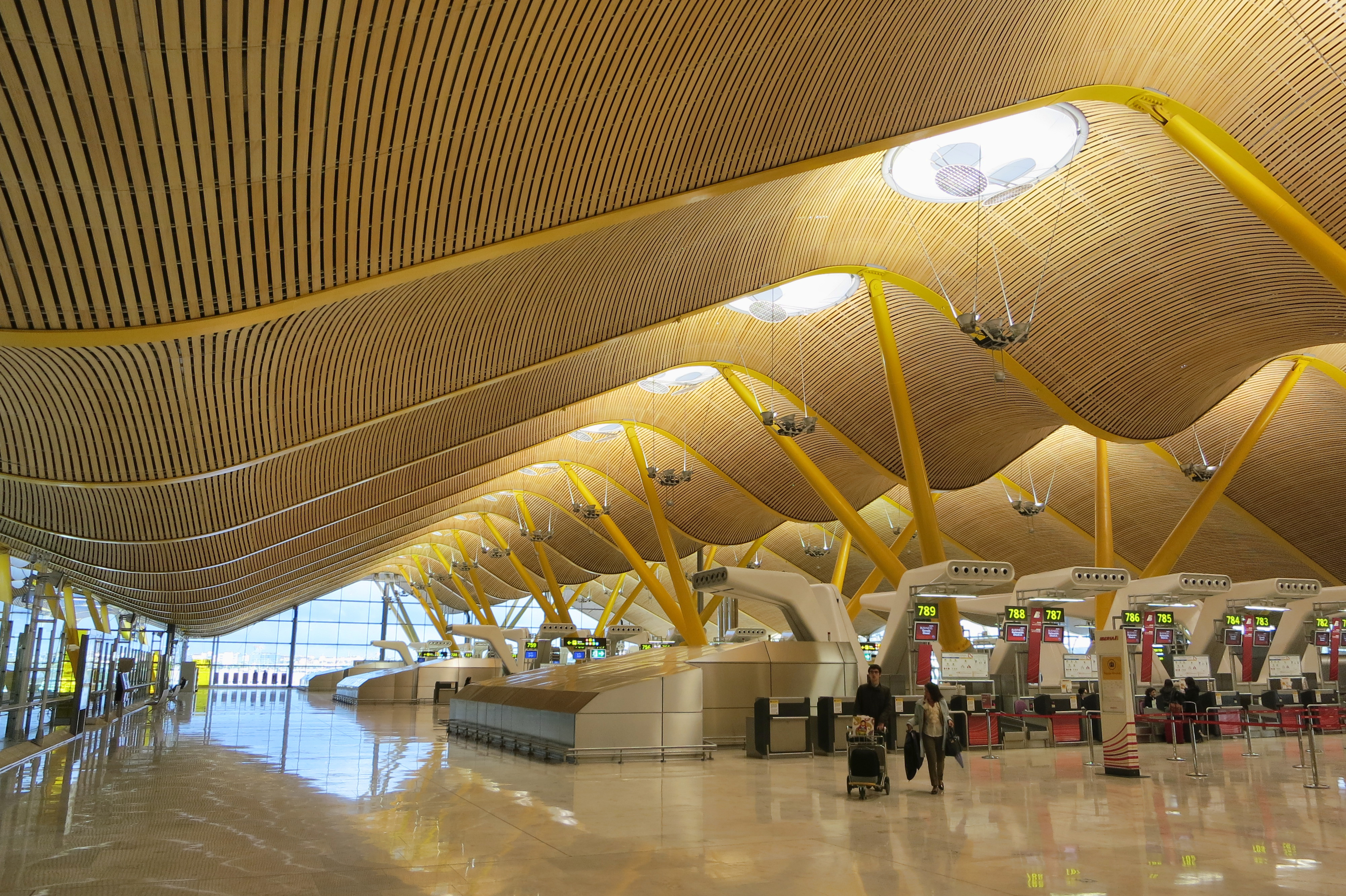 Все, что нужно знать о воздушных воротах Испании: как устроен аэропорт Мадрида Барахас