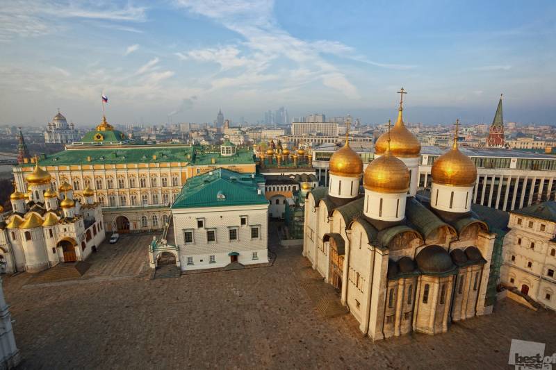 Московский кремль: оружейная палата и ансамбль соборной площади. наш отзыв