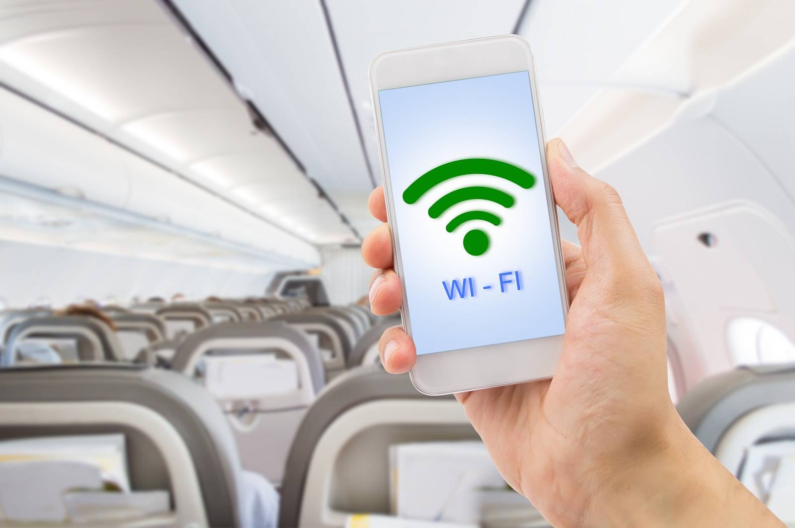 Интернет в самолете: можно ли подключиться к wi-fi во время полета