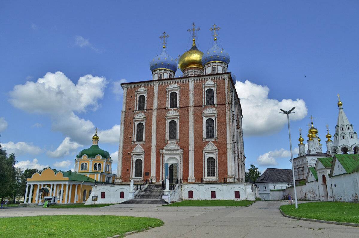 Успенский собор рязань фото