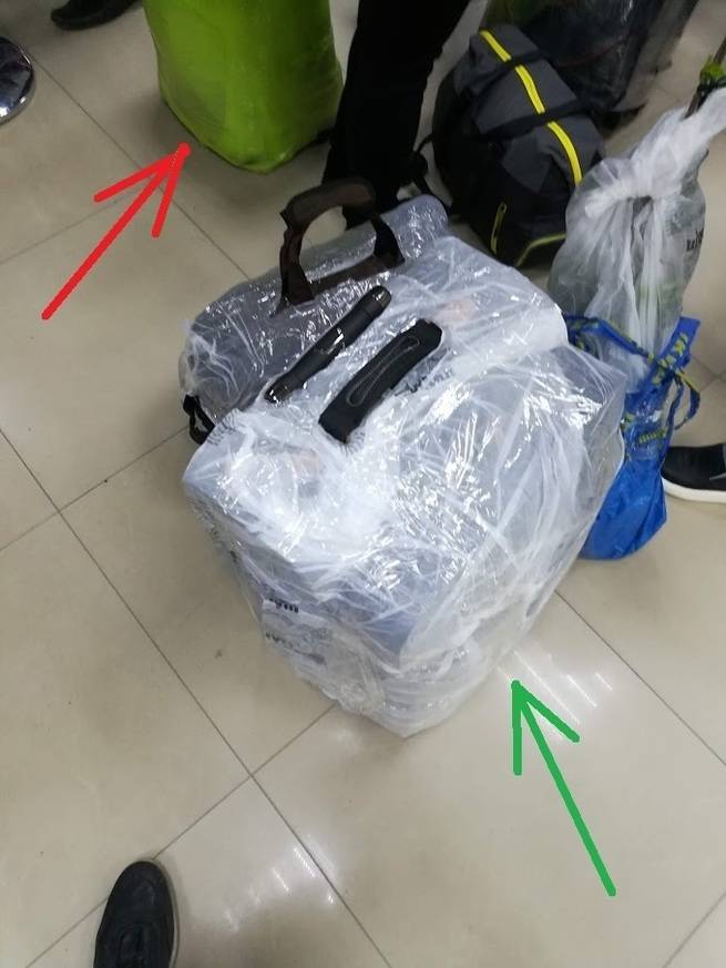 Зачем обматывать чемодан пленкой в аэропорту
