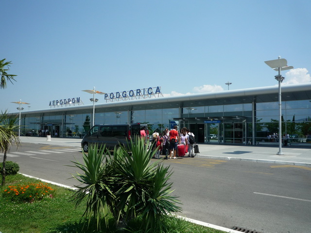 В каком городе аэропорт в черногории