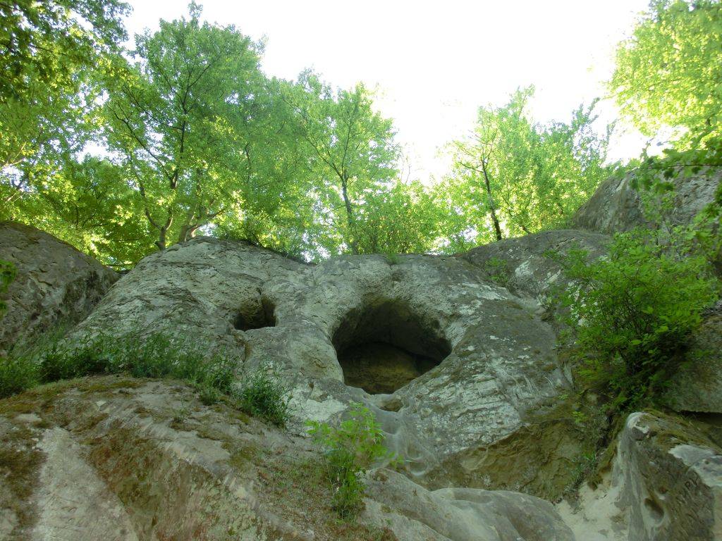 Дольмены в горячем ключе