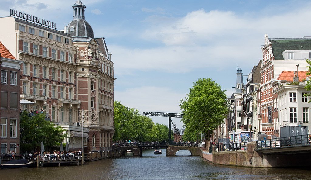 Расстояние от амстердама до парижа