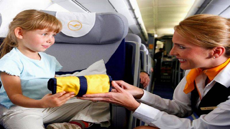 Услуга сопровождения ребенка в самолете