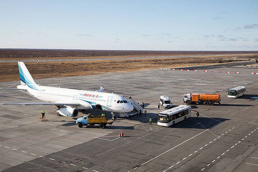 Международный аэропорт новый уренгой в ямало-ненецком автономном округе россии