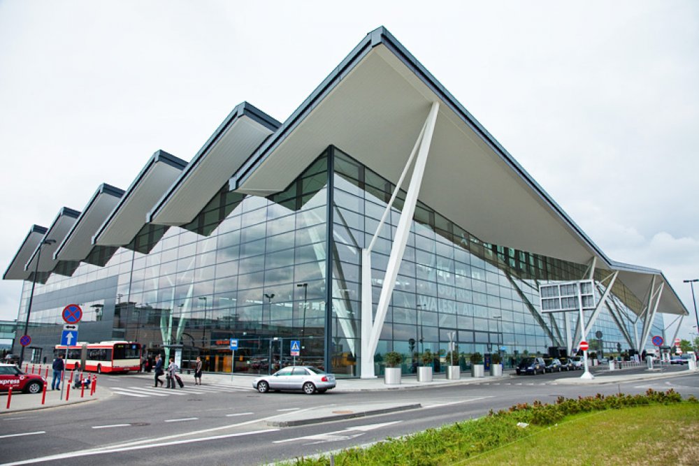 Международный гданьский аэропорт имени леха валенсы