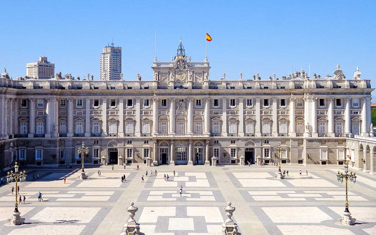 Королевский дворец в мадриде – роскошная резиденция в центре столицы