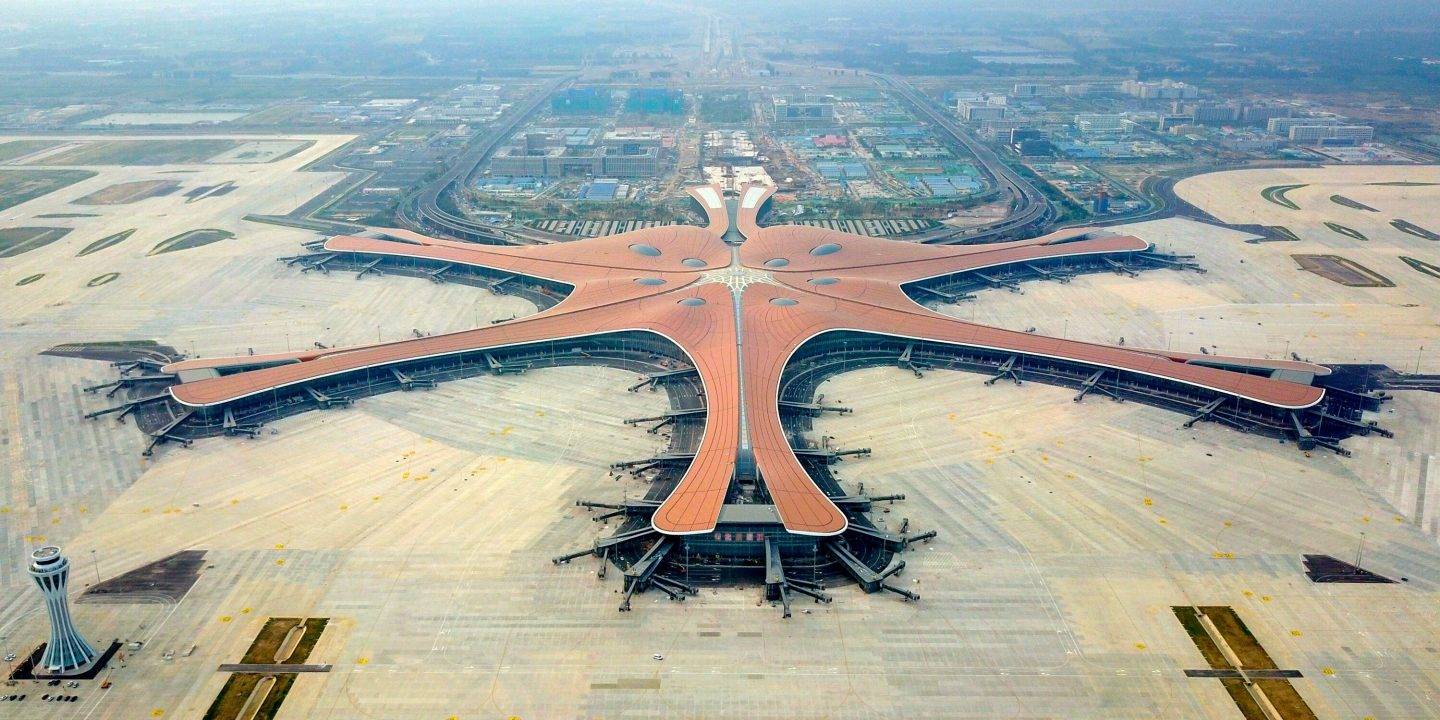 Где самый большой аэропорт в мире?