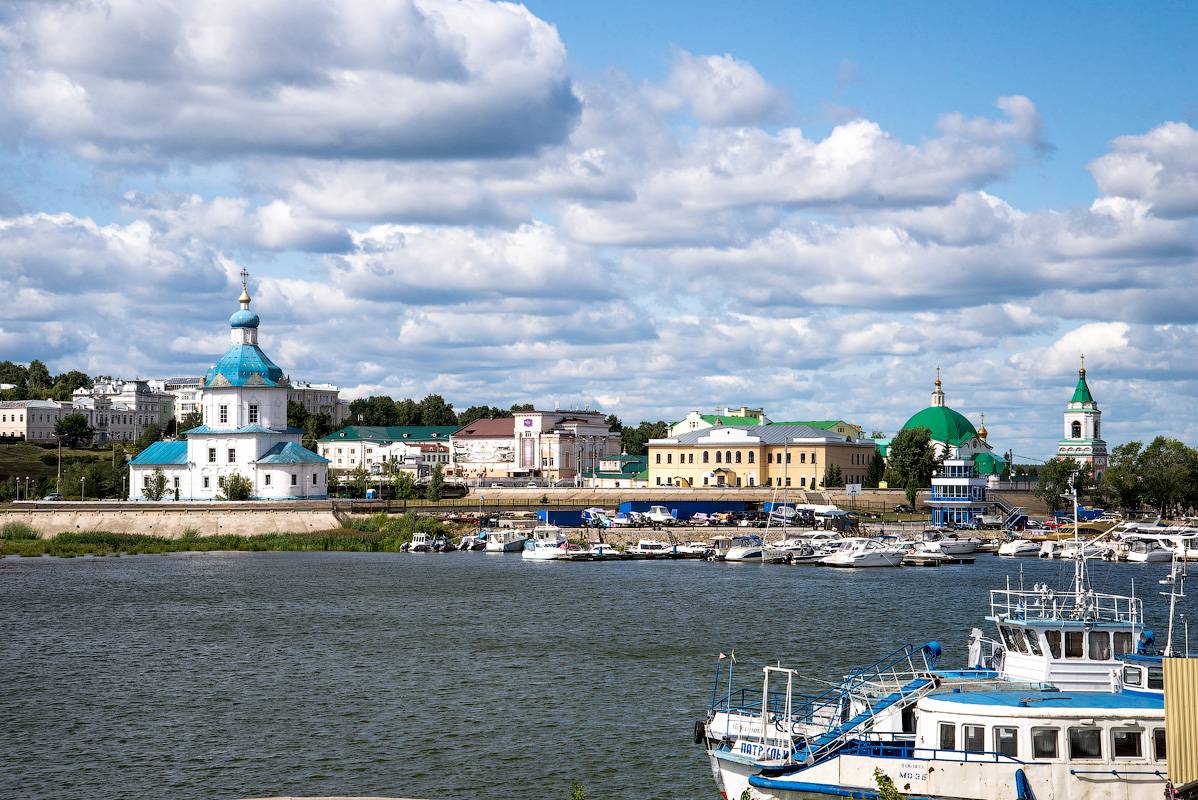 Город чебоксары какая. Чебоксары достопримечательности за 1. Чебоксары достопримечательности за 1 день. Чебоксары фото туристов. Красивое место за Чебоксарами.