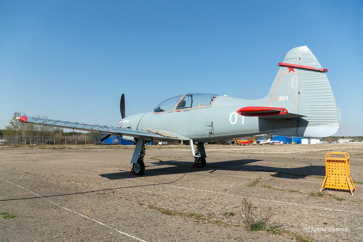Самолет ЯК-152: фото, характеристики