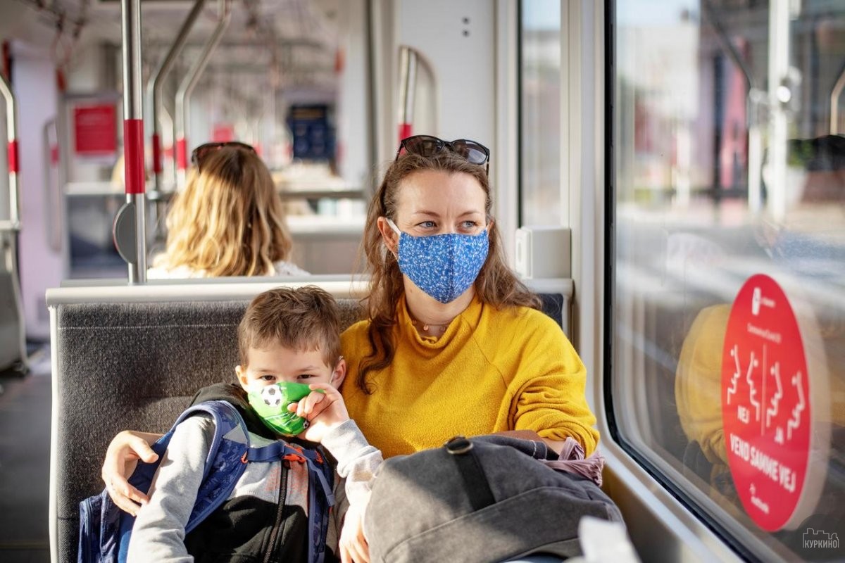 Пандемия коронавируса: почему в одних странах все ходят в масках, а в других – не все?