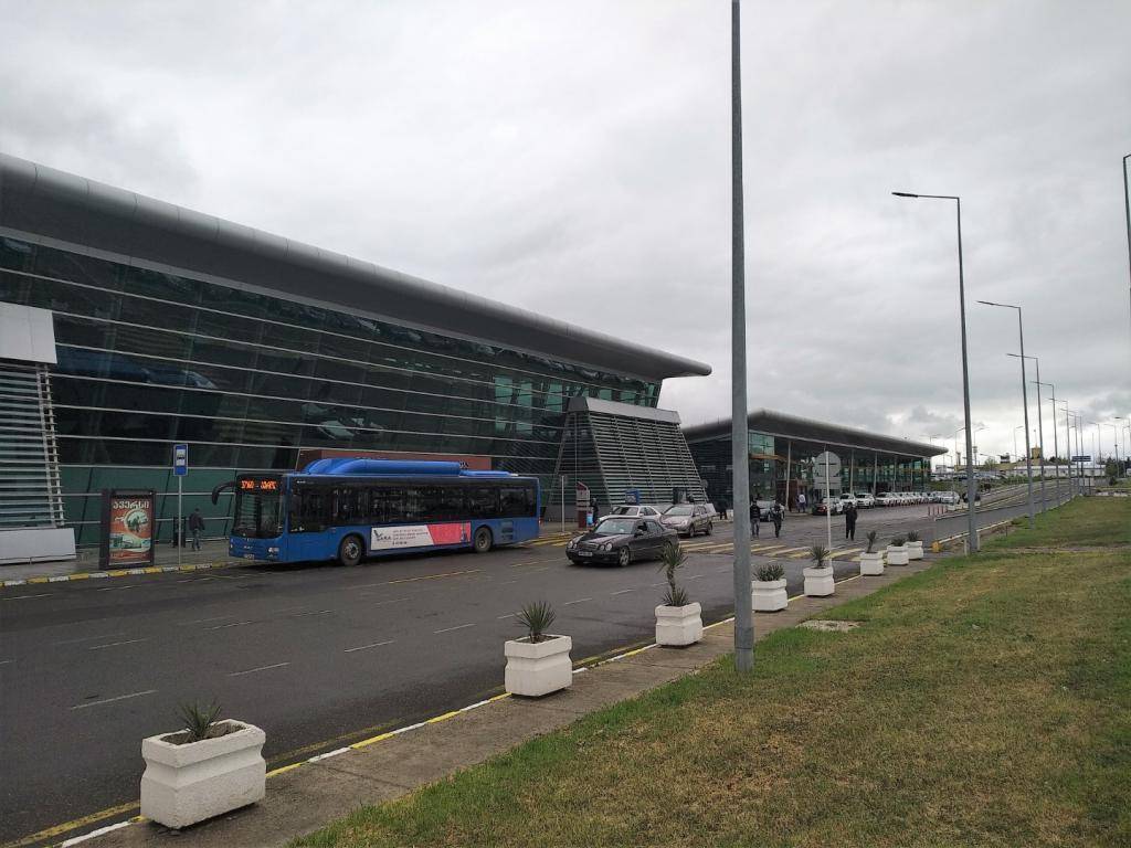 Как добраться из аэропорта тбилиси до города и обратно