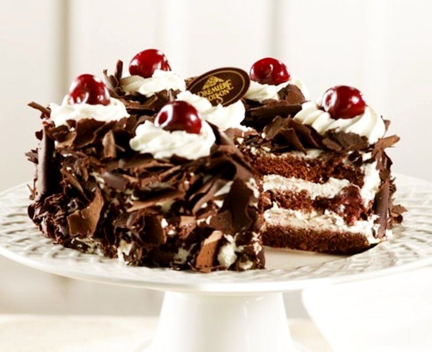 Торт черный лес классический с вишней рецепт. Торт "чёрный лес" (Black Forest Cake). Торт чёрный лес Шварцвальд. Шварцвальдский вишневый торт черный лес. Торт черный лес Шварцвальдский торт.