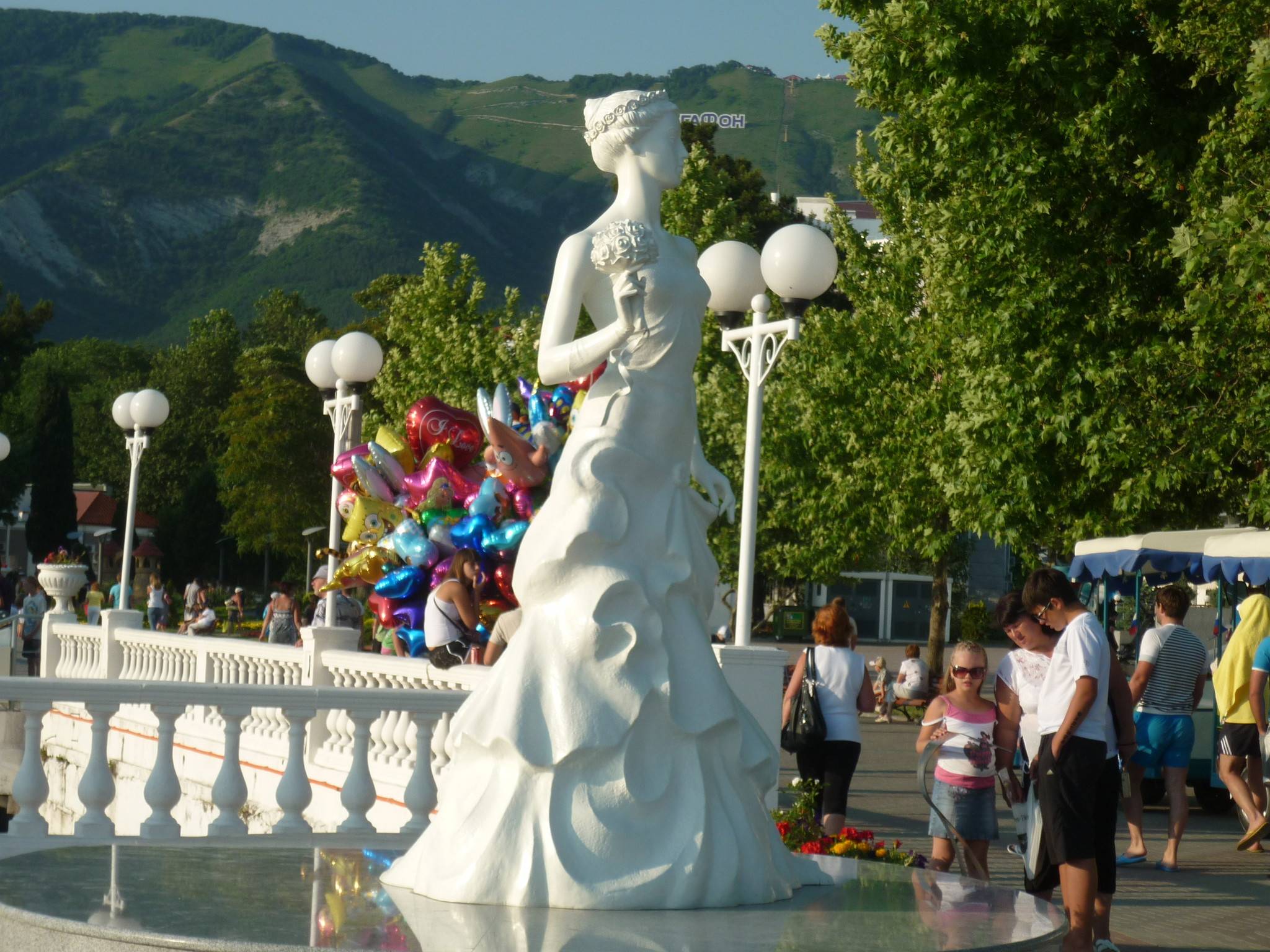 Дивноморск статуи