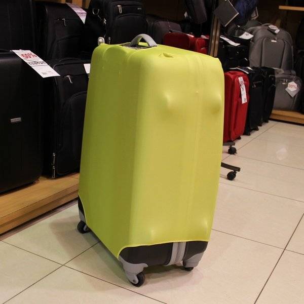 Как упаковать в самолет чемодан, сумку и другой багаж самостоятельно пленкой в домашних условиях