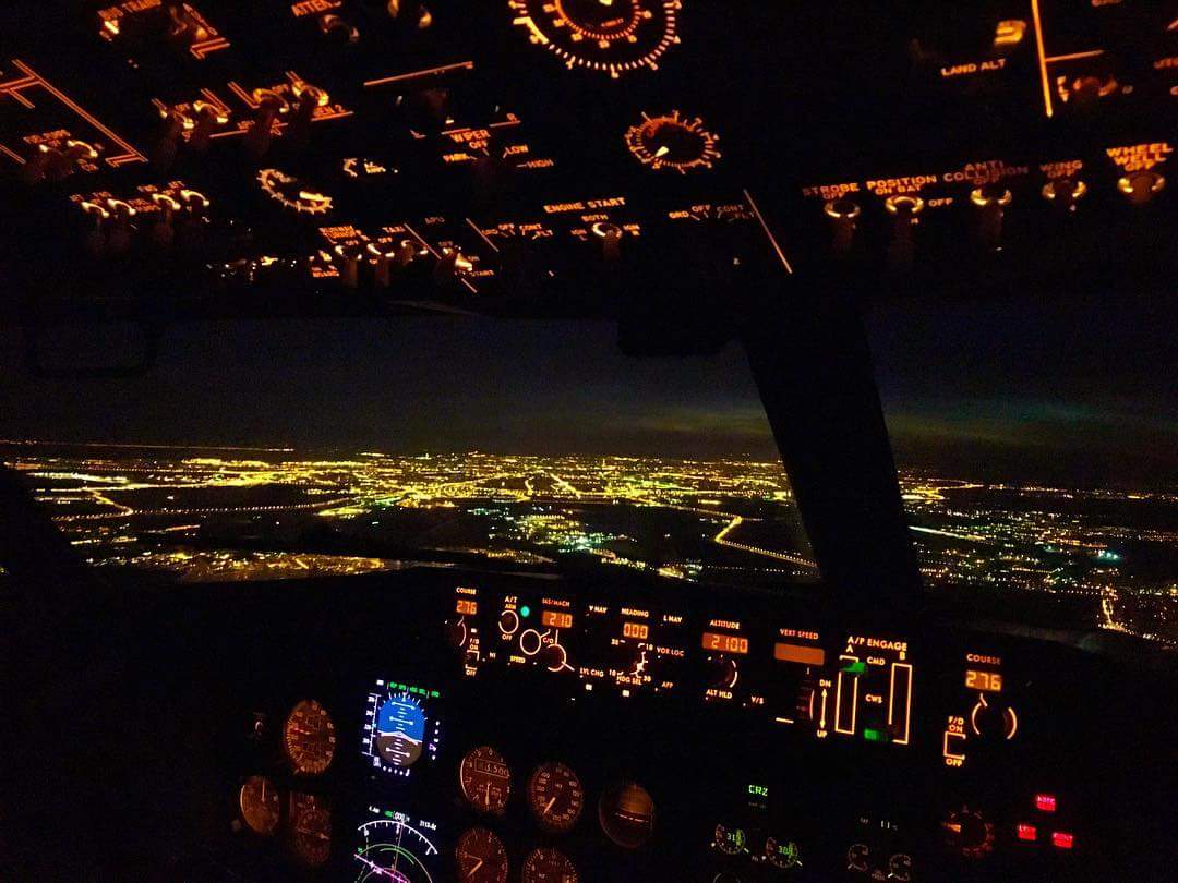 Вид из самолета: из кабины пилота и окна (иллюминатора) — видео и фото