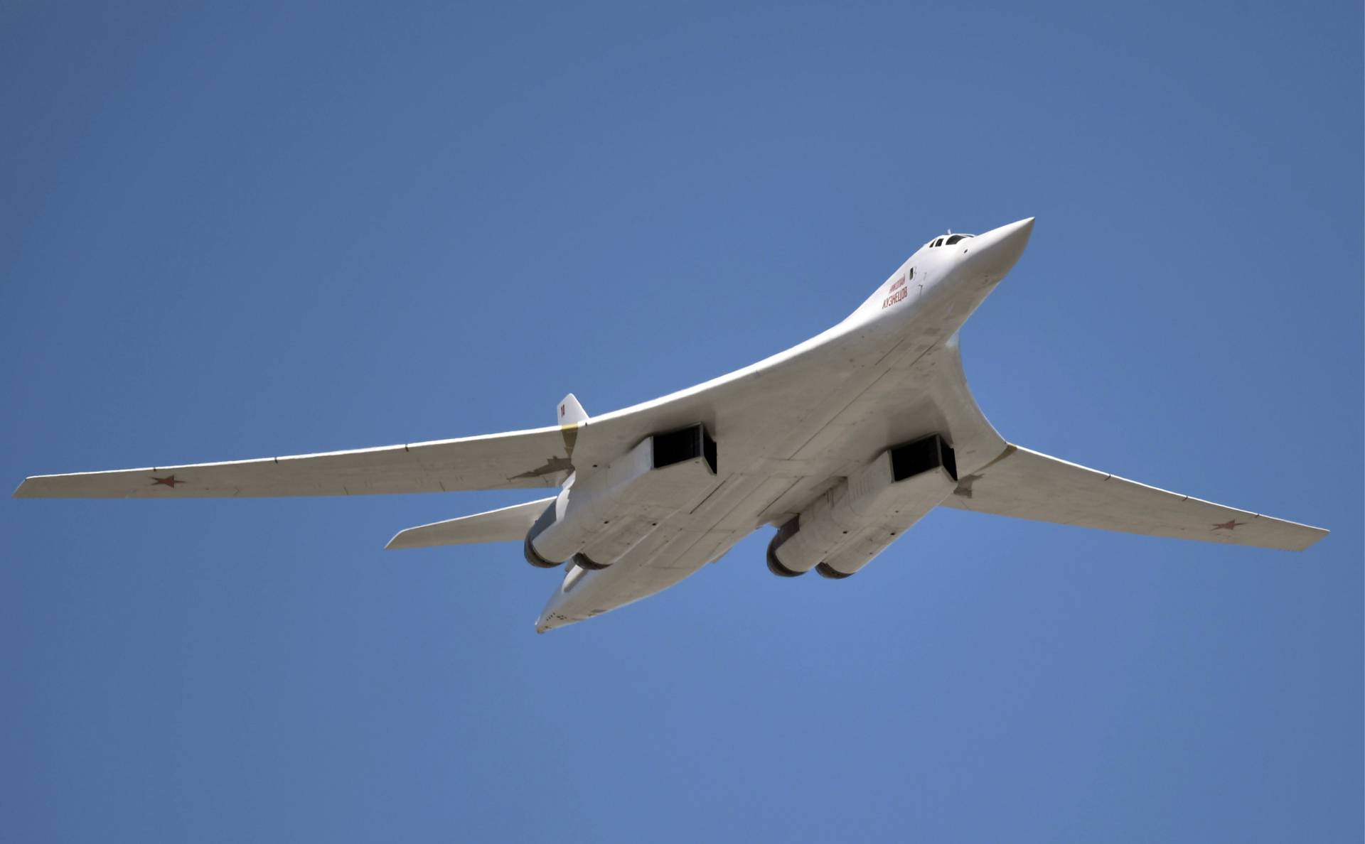Ту-160м поднялся в небо: сверхзвуковой самолёт "белый лебедь" совершил свой первый полет