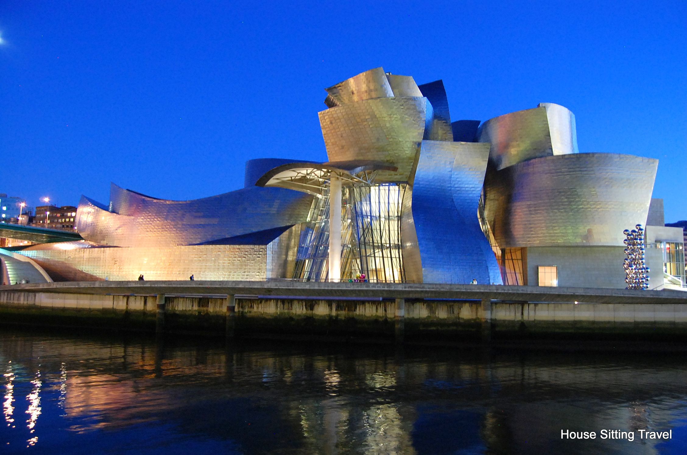 Музей гуггенхайма в бильбао: величайшая постройка современности